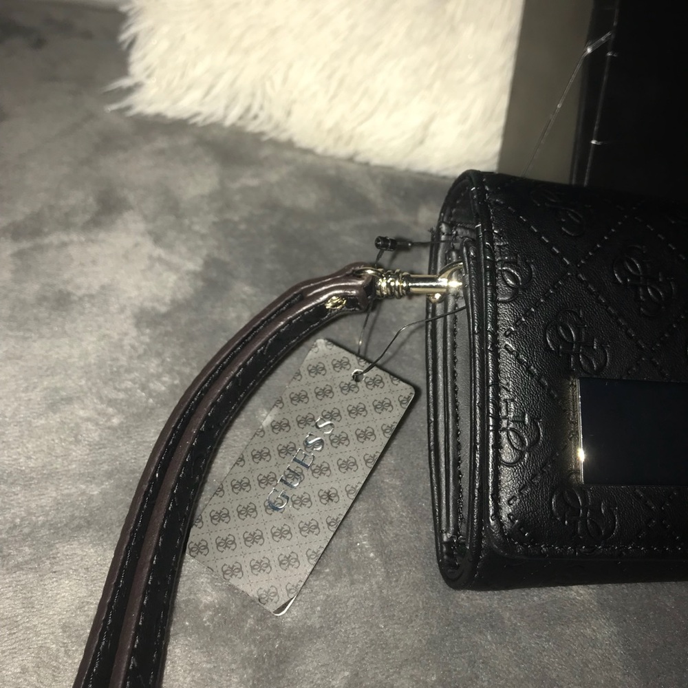 GUESS Wallet - Picture 3 of 6